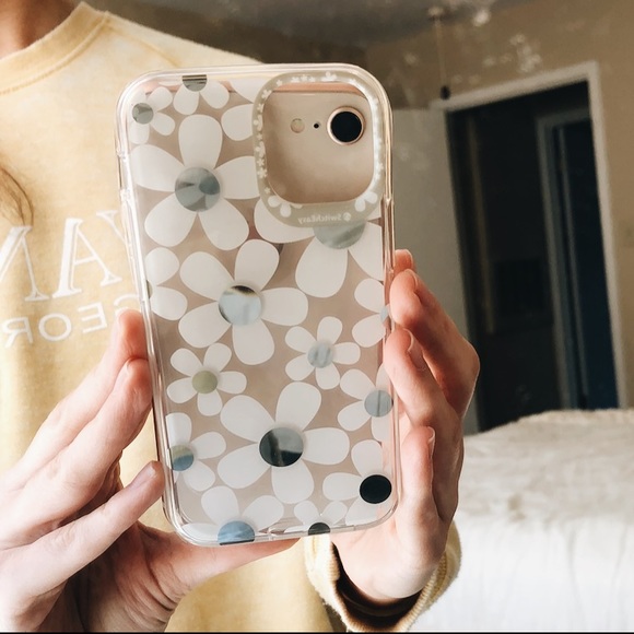 Accessories - Daisy Case